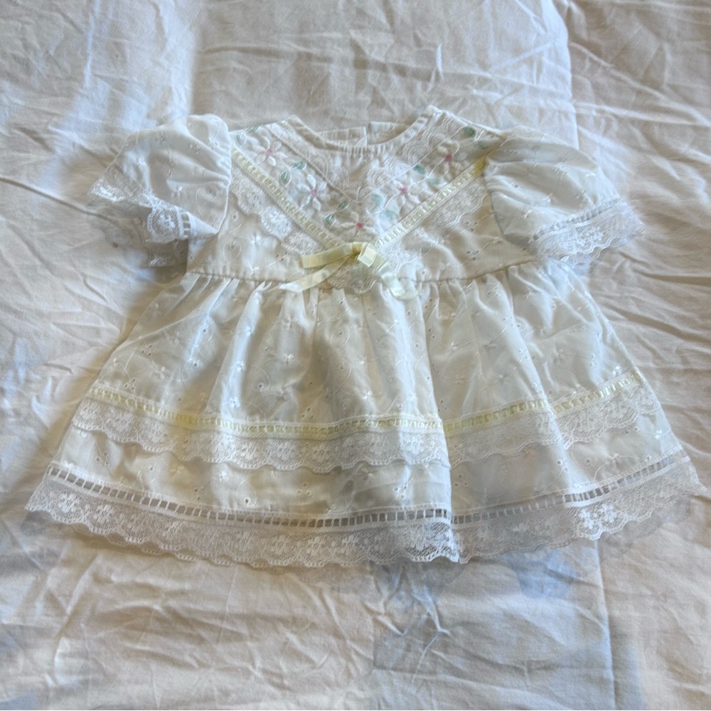 Kid / Lace dress 6-9M -ish
